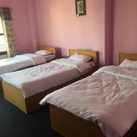 Obey Guest House Pokhara Bagian luar foto