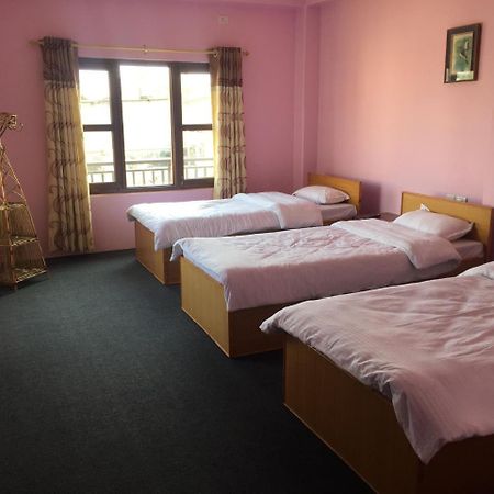 Obey Guest House Pokhara Bagian luar foto
