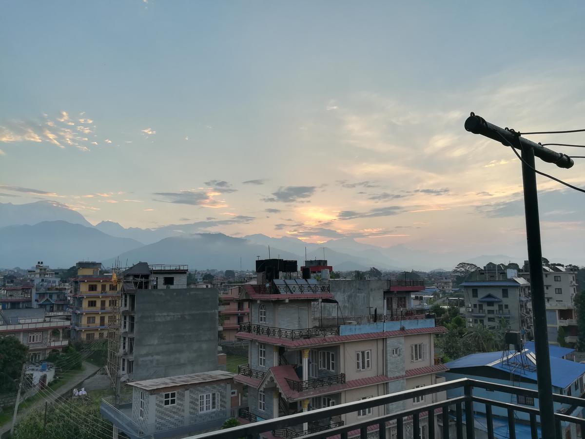 Obey Guest House Pokhara Bagian luar foto