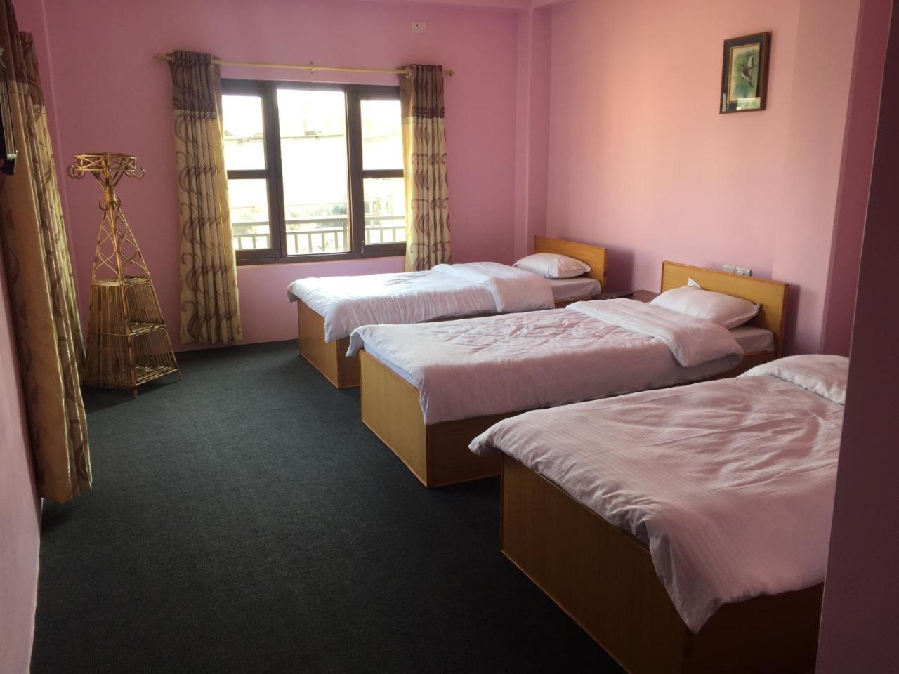 Obey Guest House Pokhara Bagian luar foto